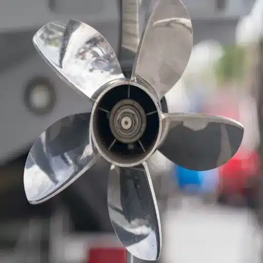¿Qué diferencia a las hélices de aluminio de las de acero inoxidable?