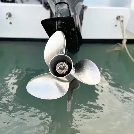 Composite and Bronze Propeller Lifespan